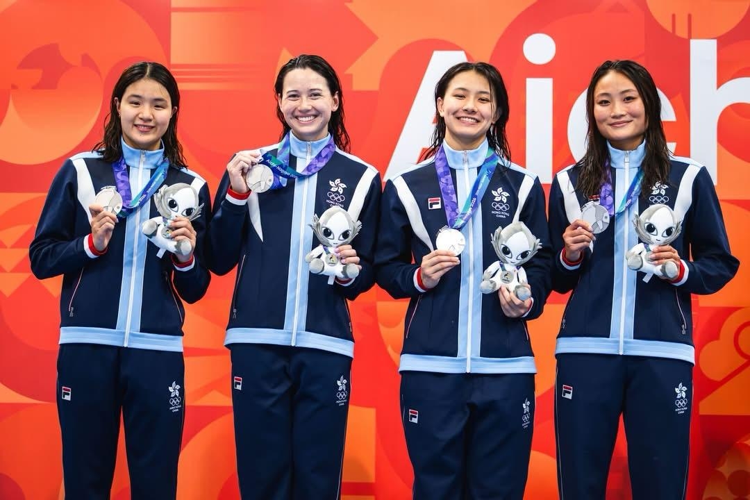 Public Photos / Files - Women 4x100 FR